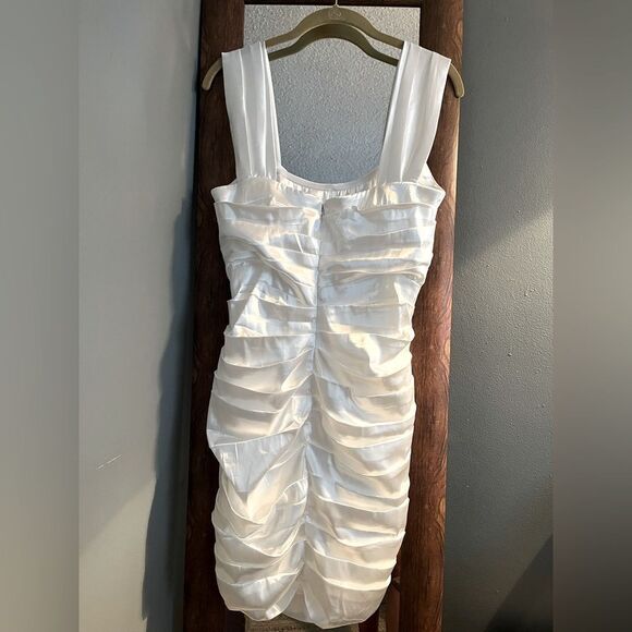 Alamour the Label White Dress - Picture 4 of 7